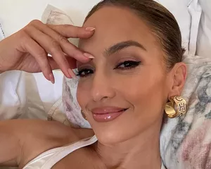 Jennifer Lopez Co-Signs The Naked French Manicure For Summer